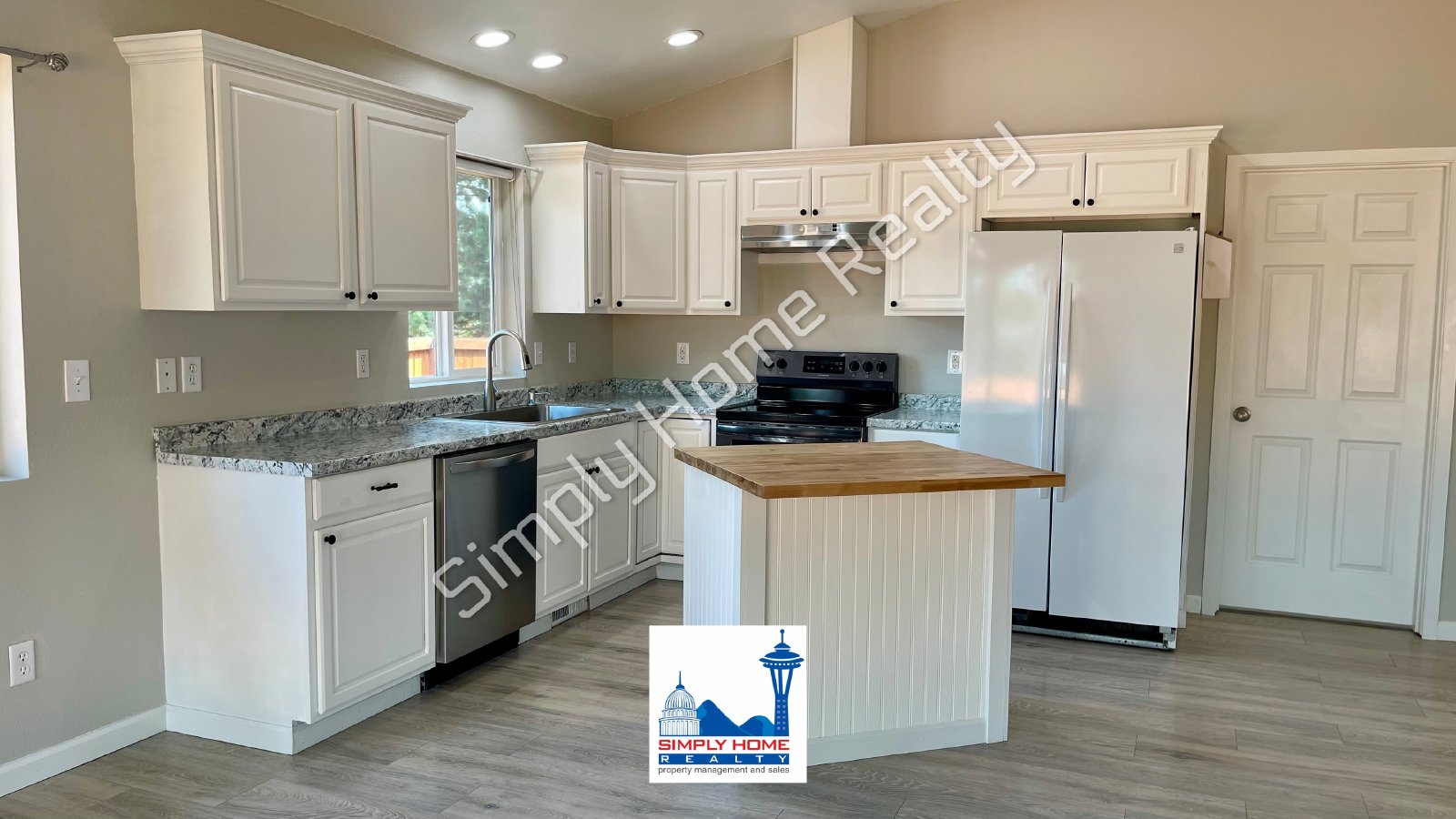 9807 Greenleaf Loop SE property image