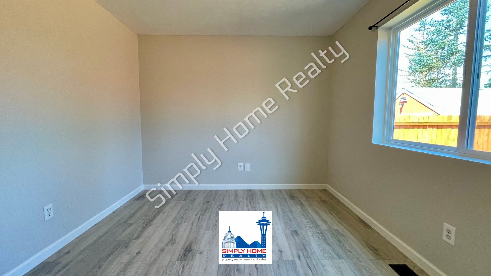 9807 Greenleaf Loop SE property image