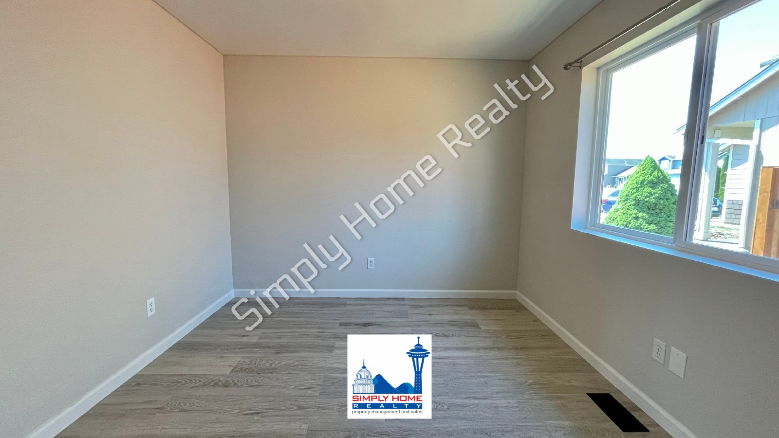 9807 Greenleaf Loop SE property image