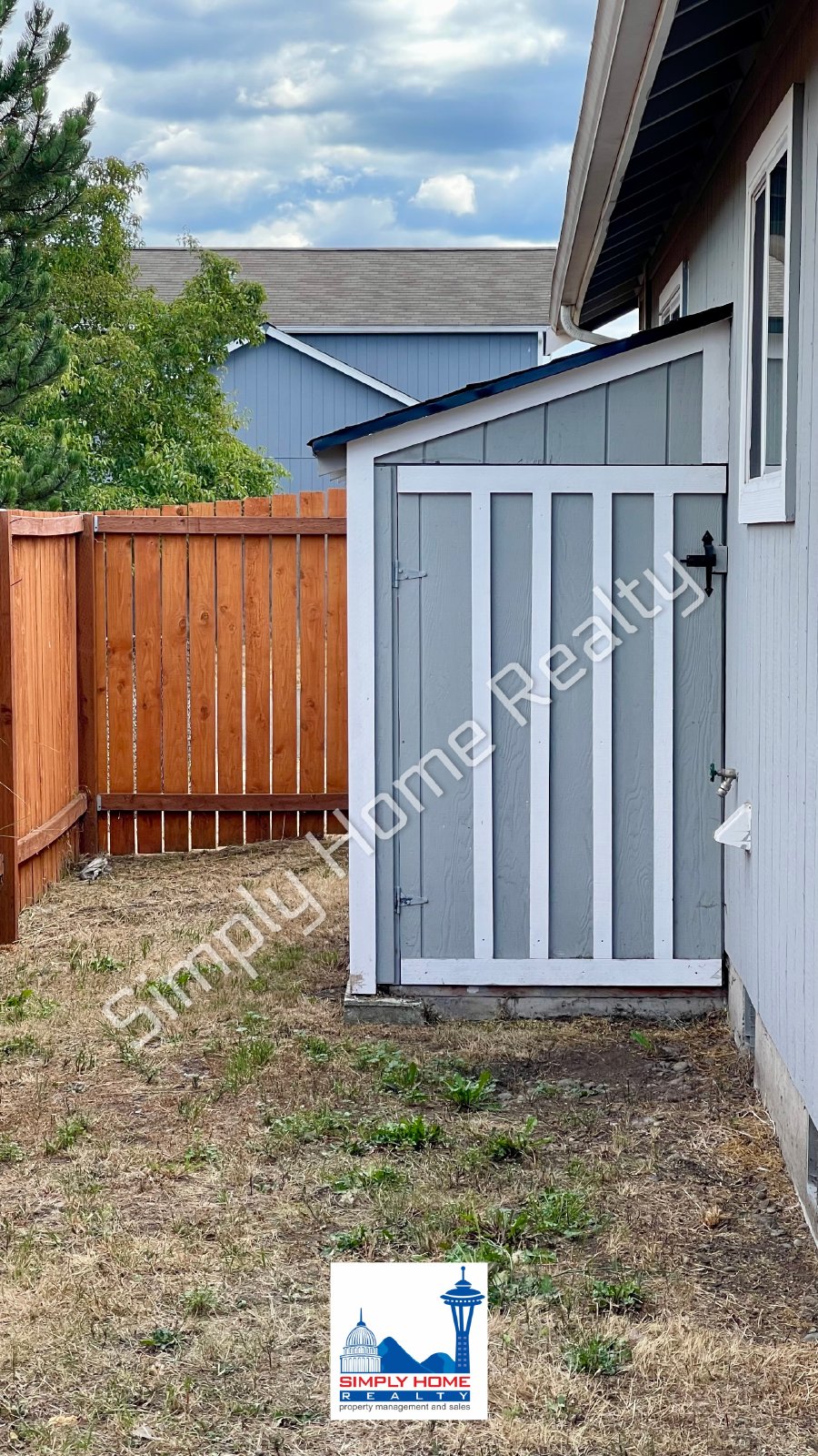 9807 Greenleaf Loop SE property image