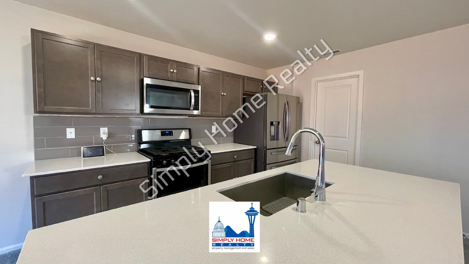 9118 Lady Slipper St SE property image