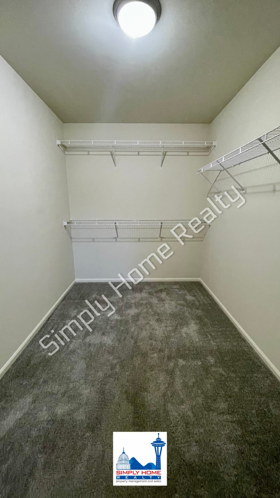 9118 Lady Slipper St SE property image