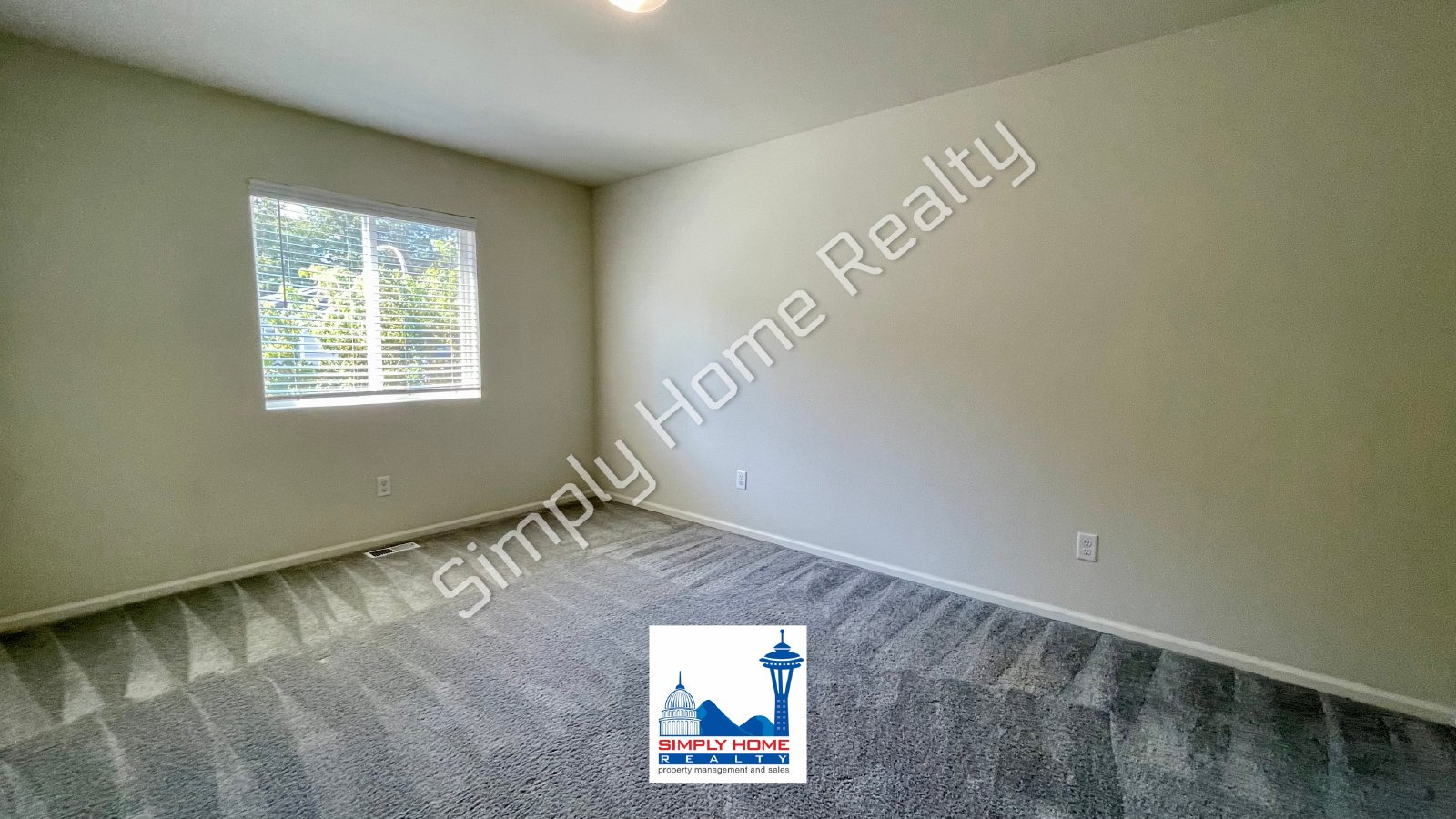 9118 Lady Slipper St SE property image