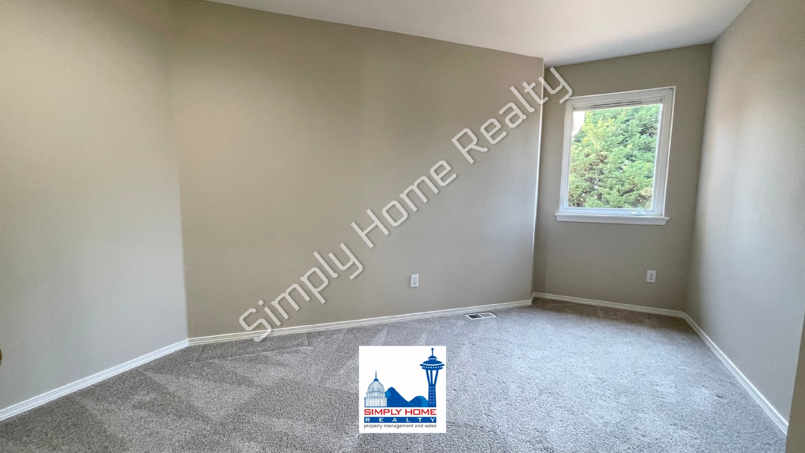 3524 Broadmoor Dr NE property image