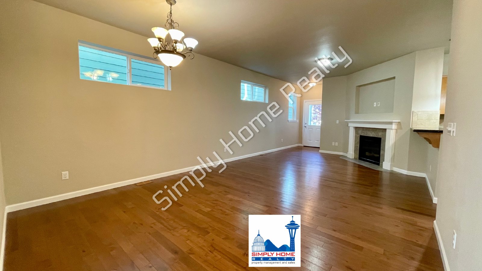 4513 Fairweather St NE property image