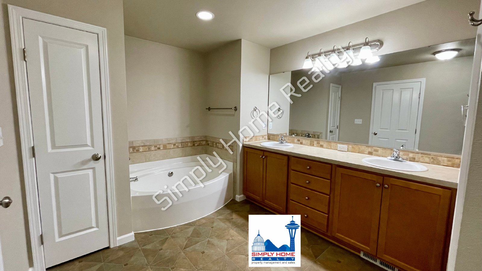 4513 Fairweather St NE property image