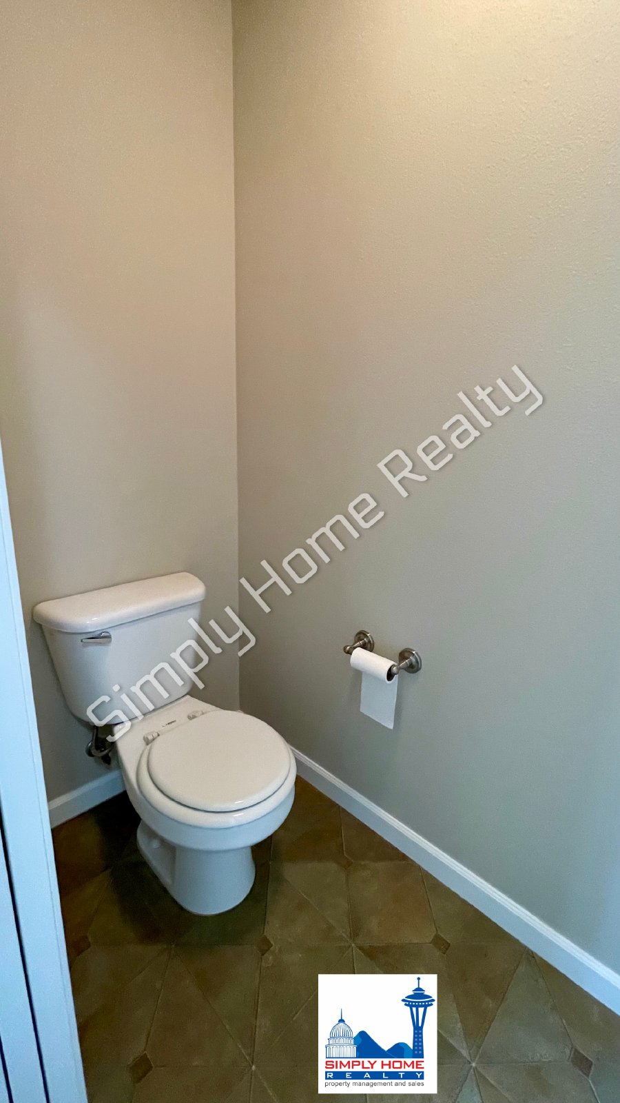 4513 Fairweather St NE property image