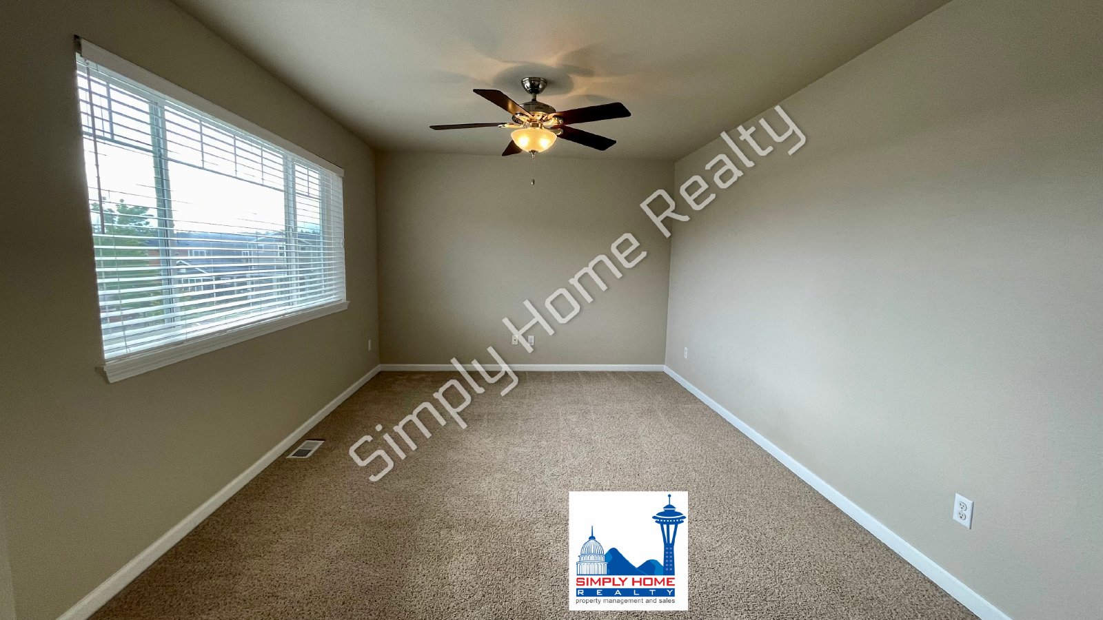 4513 Fairweather St NE property image