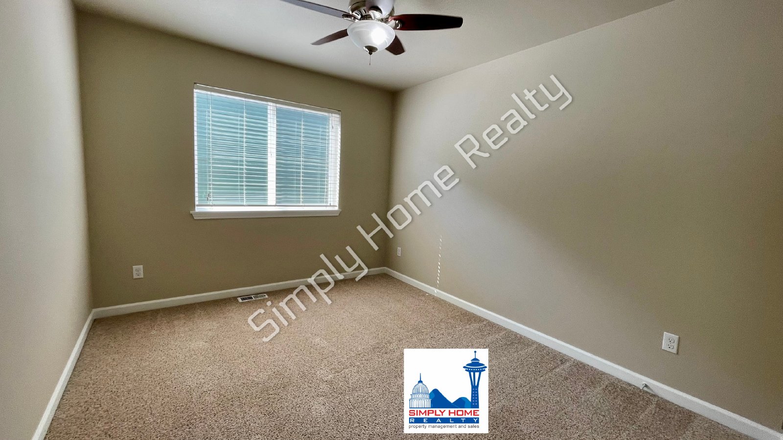 4513 Fairweather St NE property image