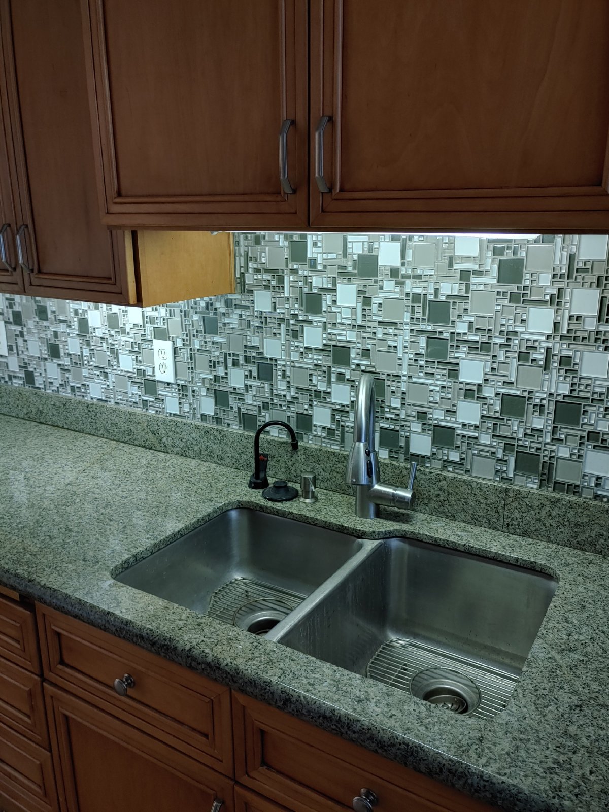 Remarkable find- 3 bed/2.5 bath duplex in  Tumwater-Olympia area property image