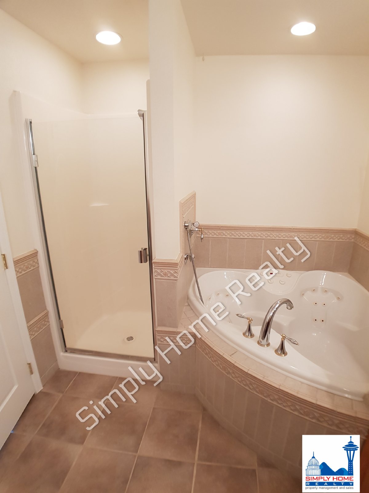 Remarkable find- 3 bed/2.5 bath duplex in  Tumwater-Olympia area property image